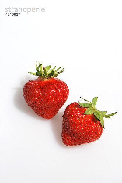 Zwei frische Erdbeeren