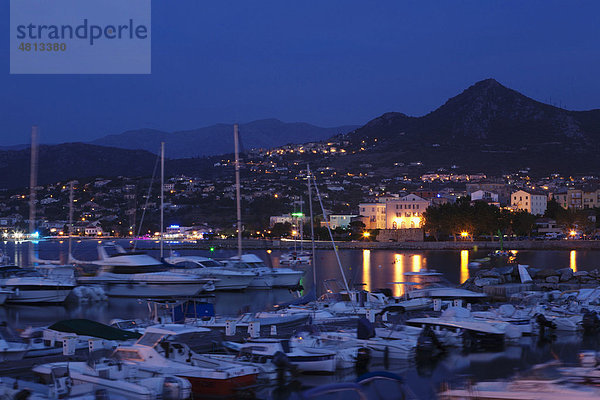 Hafen von L'lle-Rousse  Korsika  Frankreich  Europa