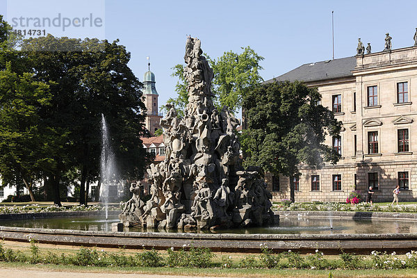 Hugenottenbrunnen im Schlossgarten  Erlangen  Mittelfranken  Franken  Bayern  Deutschland  Europa