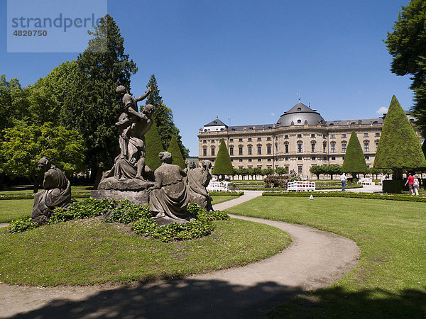 Würzburger Residenz  Barockschloss  UNESCO Weltkulturerbe  Hofgarten  Würzburg  Bayern  Deutschland  Europa