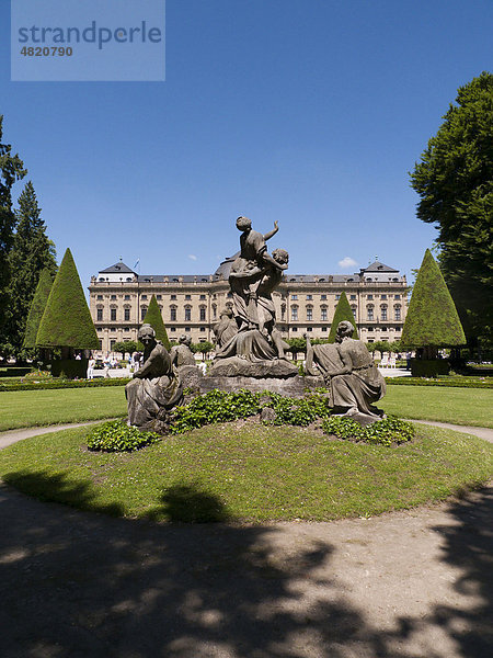 Würzburger Residenz  Barockschloss  UNESCO Weltkulturerbe  Hofgarten  Würzburg  Bayern  Deutschland  Europa