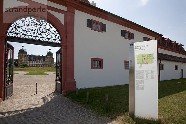 Schloss und Park Seehof  Memmelsdorf  Oberfranken  Bayern  Deutschland  Europa