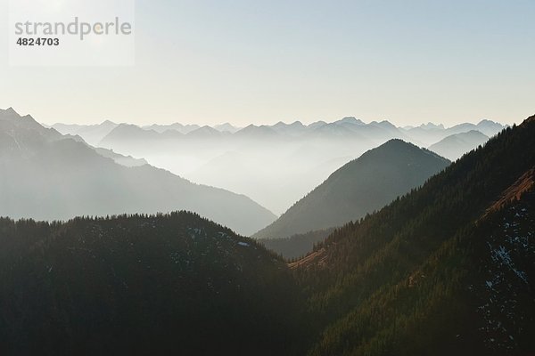 Deutschland  Bayern  Blick auf heimgarten und herzogstand alps