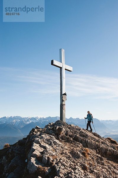 Seniorin im heimgarten und herzogstand Gebirge