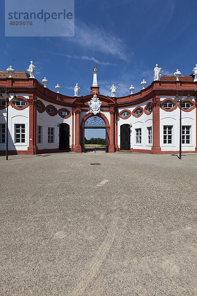 Eingang und Orangerie zum Schloss und Park Seehof  Memmelsdorf  Oberfranken  Bayern  Deutschland  Europa
