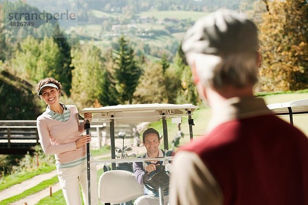 Italien  Kastelruth  Golfer auf dem Golfplatz