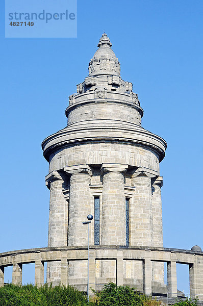 Burschenschaftsdenkmal auf der Göpelskuppe  Kriegerdenkmal für gefallene Burschenschafter  Nationaldenkmal der Deutschen Burschenschaft zur Erinnerung an die Reichseinigung  Eisenach  Thüringen  Deutschland  Europa