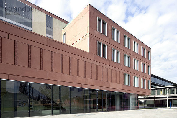 Walther-Nernst-Haus  Chemieinstitut und Physikinstitut der Humboldt-Universität  Wissenschaftsstadt Adlershof  Berlin  Deutschland  Europa
