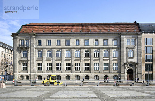 Ehemalige Akademie der Wissenschaften der DDR  Gendarmenmarkt  Berlin-Mitte  Berlin  Deutschland  Europa