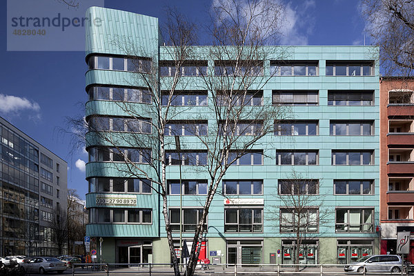 Modernes Büro- und Geschäftshaus  Moabit  Tiergarten  Berlin  Deutschland  Europa