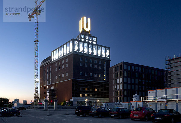 Dortmunder U  U-Turm  ehemalige Union-Brauerei  zukünftiges Kunst- und Kulturzentrum  Videoinstallation  Dortmund  Ruhrgebiet  Nordrhein-Westfalen  Deutschland  Europa