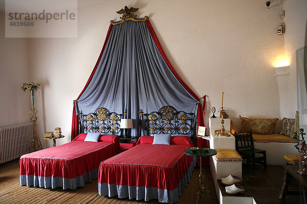 Schlafzimmer von Salvador Dali und Gala  Villa in Portlligat  Katalonien  Spanien  Europa