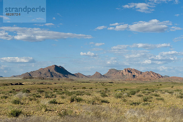 Landschaft entlang der C14 Straße nördlich von Solitaire  Namibia  Afrika