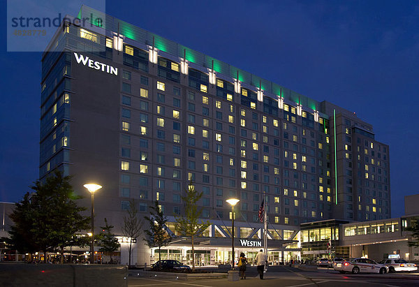 Westin Boston Waterfront Hotel  neben dem Boston Convention and Exhibition Center  Kongress- und Ausstellungszentrum  Boston  Massachusetts  USA