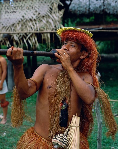 American  Blasen  Kultur  Urlaub  Indian  Instrument  Landmark  Mann  im Freien  Menschen  Peru  Südamerika  peruanische  Pipe  S