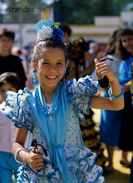 Bow  Armband  Kastagnetten  Kostüm  Europa  Europäische  Fair  Mädchen  glücklich  halten  halten  Urlaub  Landmark  Halskette  Außenaufnahme  Ou