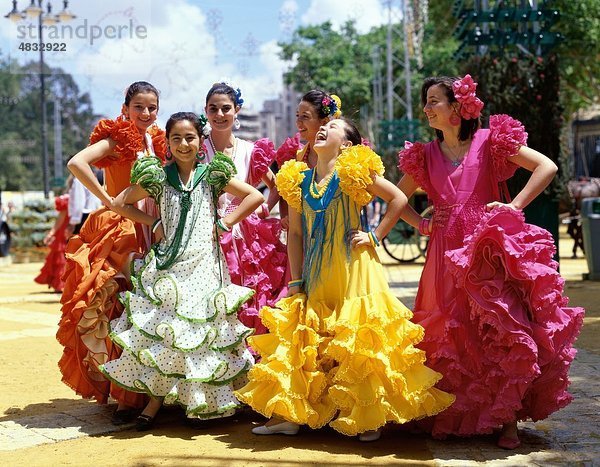 Kostüm  Kleider  Europa  Europäische  Fair  Flamenco  Urlaub  Landmark  im Freien  Menschen  Sevilla  Sevilla Fair  Spanien  Europa  S