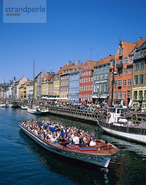 Boot  Kopenhagen  Dänemark  Europa  Urlaub  Landmark  Nyhavn  malerischen  Skandinavien  Tourismus  Touristen  Transport  Travel  Va