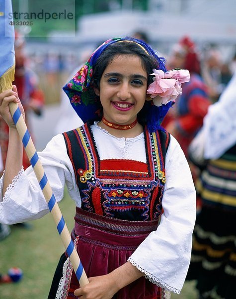 Kostüm  Europa  Europäische  Festival  Blume  Mädchen  Griechenland  Europa  Griechisch  Urlaub  Landmark  im Freien  Menschen  Teen  Teenager  T