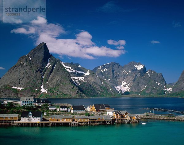 Europa Berg Urlaub Reise Ehrfurcht Norwegen Insel Sehenswürdigkeit Lofoten Sakrisoy Skandinavien Tourismus