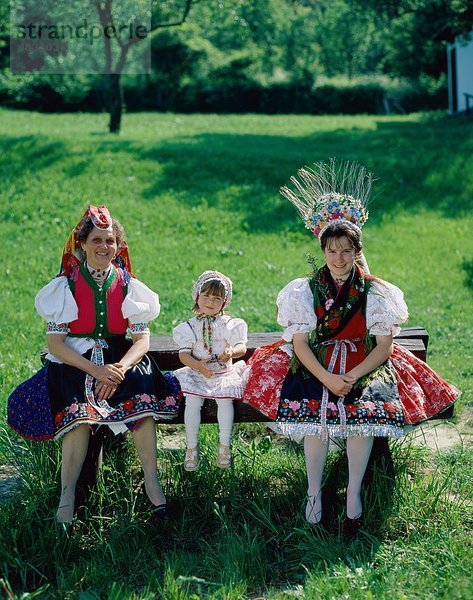Kostüme  Kleider  Gruppe  Urlaub  Ungarn  Europa  Landmark  verziert  im Freien  Menschen  Tourismus  traditionelle  Reisen  Urlaub