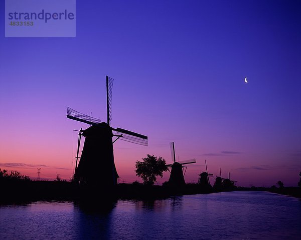 Landwirtschaft  Europa  Urlaub  Kinderdijk  Landmark  Mond  Niederlande  Kontur  Sonnenuntergang  Tourismus  ruhige  Reisen  Urlaub