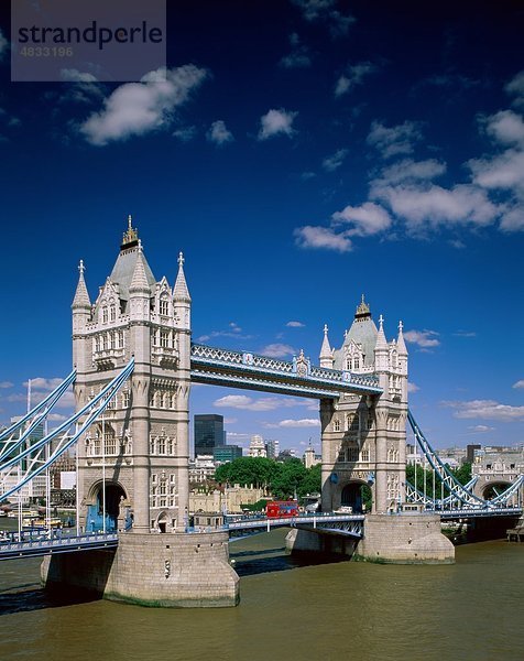 Brücke  England  Vereinigtes Königreich  Großbritannien  Europa  Urlaub  Landmark  London  Tourismus  Towerbridge  Türme  Reisen  Vacati