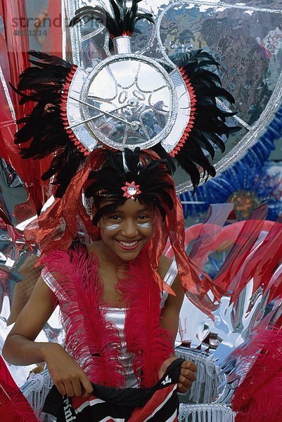 Karibik  Karneval  Maskenkostüm  Mädchen  Urlaub  Landmark  im Freien  Menschen  Lächeln  Lächeln  Tourismus  Reisen  Trinidad  Urlaub  Wo