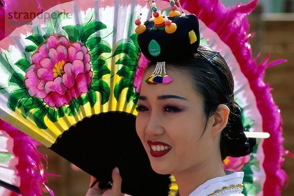 Asia  Asian  Kostüm  Fan  Urlaub  Korea  Koreanisch  Landmark  im Freien  Menschen  South  Republik Korea  Korea  Tourismus  Reisen  Vacat