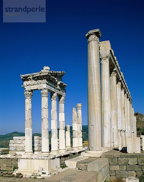 Architektur  Säulen  Urlaub  Landmark  Mittlerer Osten  Pergamun  Ruinen  Tourismus  Reisen  Türkei  Urlaub
