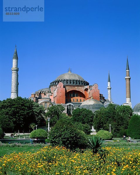 Architektur  byzantinisch  Kathedralen  Kirchen  Konstantinopel  Hagia Sophia  Urlaub  Istanbul  Wahrzeichen  Minarett  Moschee  Tour