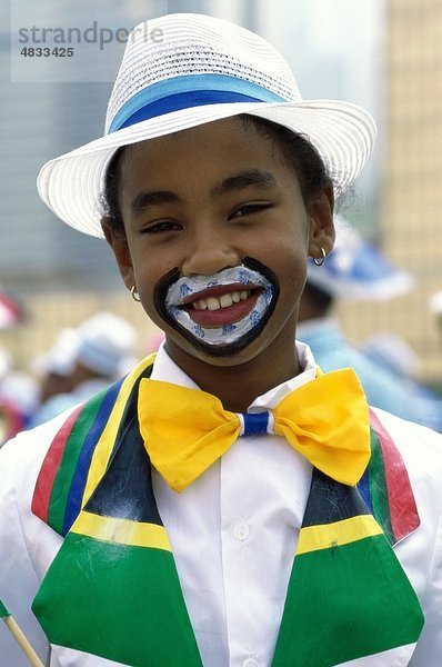 Afrika  Afrikanisch  Bow  Fliege  Clown  Maskenkostüm  Mädchen  Hut  Urlaub  Landmark  im Freien  Menschen  Lächeln  Smiling  Südafrika  Afr