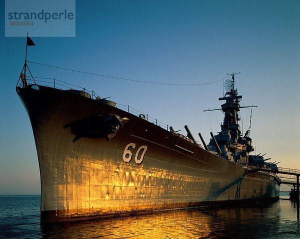 Alabama  Amerika  Schlachtschiff  Flagge  Holiday  Landmark  Militär  Mobile  Park  schützen  Schutz  Schiff  Stärke  Tourismus  Tra