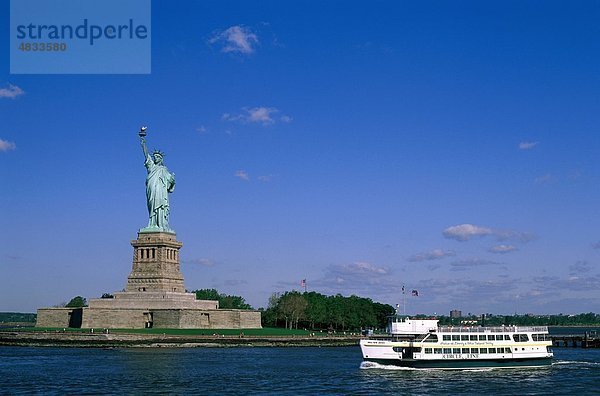 Amerika  Americana  Boot  Stadt  Demokratie  Fähre  Freiheit  Urlaub  Landmark  Liberty  New York  Statue  Statue of Liberty  Tour