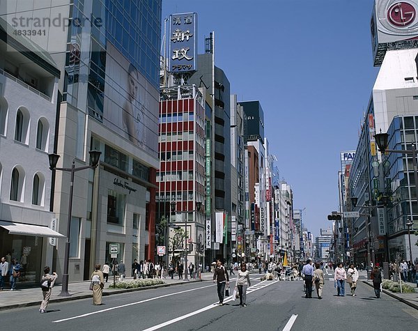 Asien  Ginza  Urlaub  Honshu  Japan  Landmark  Shopper  Straßenszene  Tokio  Tourismus  Reisen  Urlaub