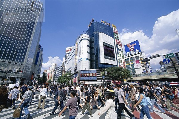 Asien  Verbraucher  Massen  Holiday  Honshu  Japan  Landmark  Menschen  Shibuya  Shopper  Tokio  Tourismus  Reisen  Ferienhäuser
