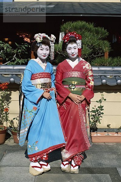 Lehrling  Asien  Geisha  Holiday  Honshu  Japan  Kimono  Kyoto  Landmark  Maiko  Modell  Released  Tourismus  Tracht