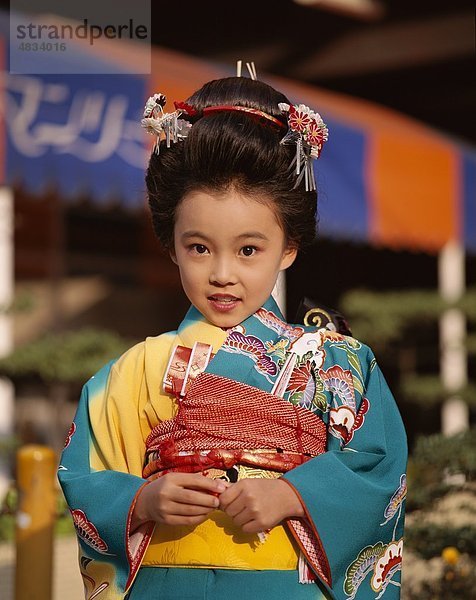 15.  Asien  Kinder  Festival  fünf  für Mädchen  Urlaub  Honshu  Japan  Kimono  Landmark  Modell  November  freigegeben  sieben  Shi