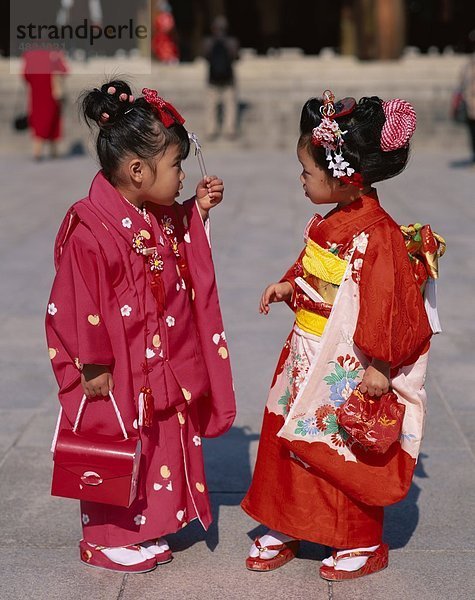 15.  Asien  Kinder  Festival  fünf  von  Mädchen  Holiday  Honshu  Japan  Kimono  Landmark  Modell  November  veröffentlicht  sieben  Sh
