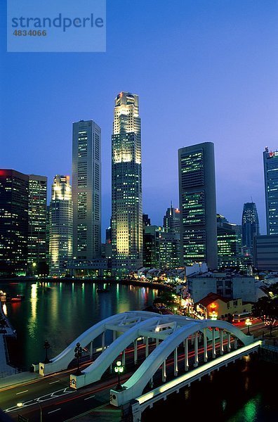 Stadt  Clarke Quay  Financial District  Urlaub  Landmark  Nacht  Fluss  Singapur  Asien  Skyline  Tourismus  Reisen  Urlaub  Vie