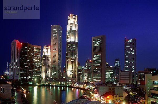 Stadt  Clarke Quay  Financial District  Urlaub  Landmark  Nacht  Fluss  Singapur  Asien  Skyline  Tourismus  Reisen  Urlaub  Vie