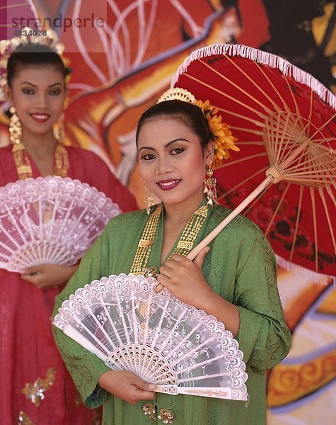 Asien  Kostüm  Holiday  Kuala Lumpur  Landmark  Malaiisch  Malaysia  Modell  Released  Tourismus  traditionell  Reisen  Urlaub  Frauen