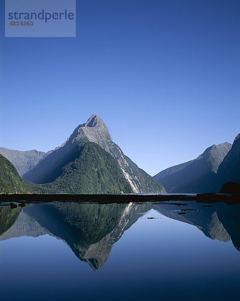 Firodland  Urlaub  Landmark  Milford  Milford Sound  Mitre Peak  National  Neuseeland  Park  Südinsel  Tourismus  Reisen  Va