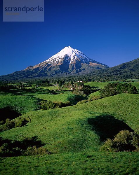 Egmont  Urlaub  Landmark  Mount  Mount Egmont  Nationalpark  Neuseeland  Nord-Island  Park  Taranaki  Tourismus  Reisen  Vacati