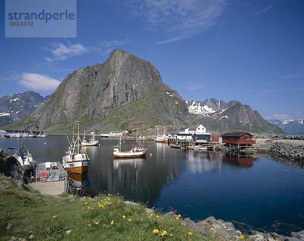 Fischerboote  Hamnoy  Holiday  Inseln  Landmark  Lofoten  Norwegen  Europa  Tourismus  Reisen  Urlaub