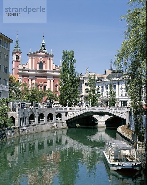Stadtzentrum  Holiday  Landmark  Ljubljana  Ljubljanica  Fluss  Slowenien  Europa  Tourismus  Reisen  Urlaub