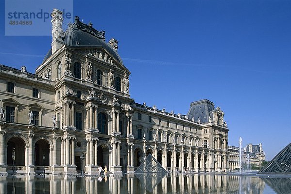 Frankreich  Europa  Holiday  Landmark  Louvre  Palais  Paris  Tourismus  Reisen  Ferienhäuser