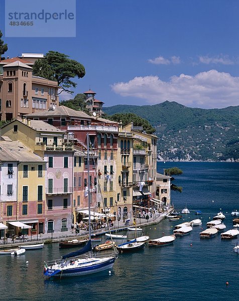 Küsten-  Yachten Hafen  Urlaub  Italien  Europa  Landmark  Ligurien  Portofino  Tourismus  Reisen  Urlaub  Ansicht  Dorf