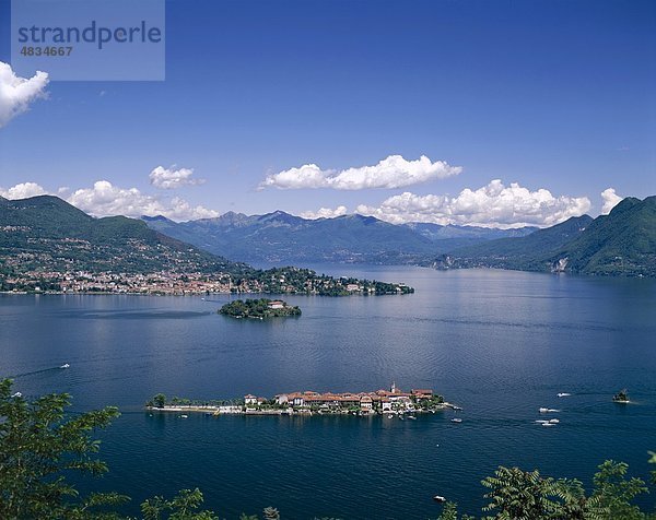 Holiday  Italienisch  Italien  Europa  Lago Maggiore  Seen  Landmark  Lombardei  Stresa  Tourismus  Reisen  Ferienhäuser
