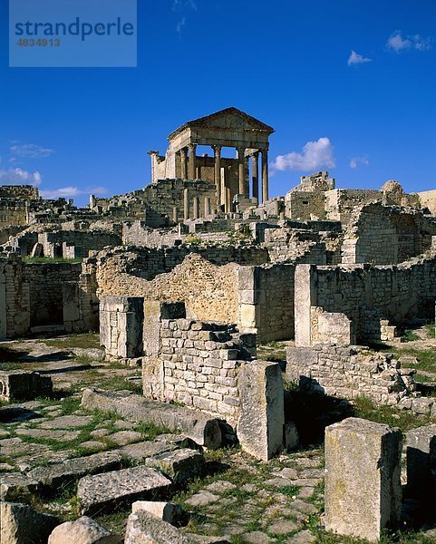 Capitolano  Dougga  Holiday  Landmark  Roman  Ruinen  Tourismus  Reisen  Tunesien  Afrika  Urlaub